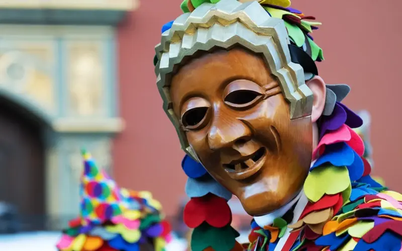 Skal jeg ringe tilbage til telefonnummer 70 10 15 50?