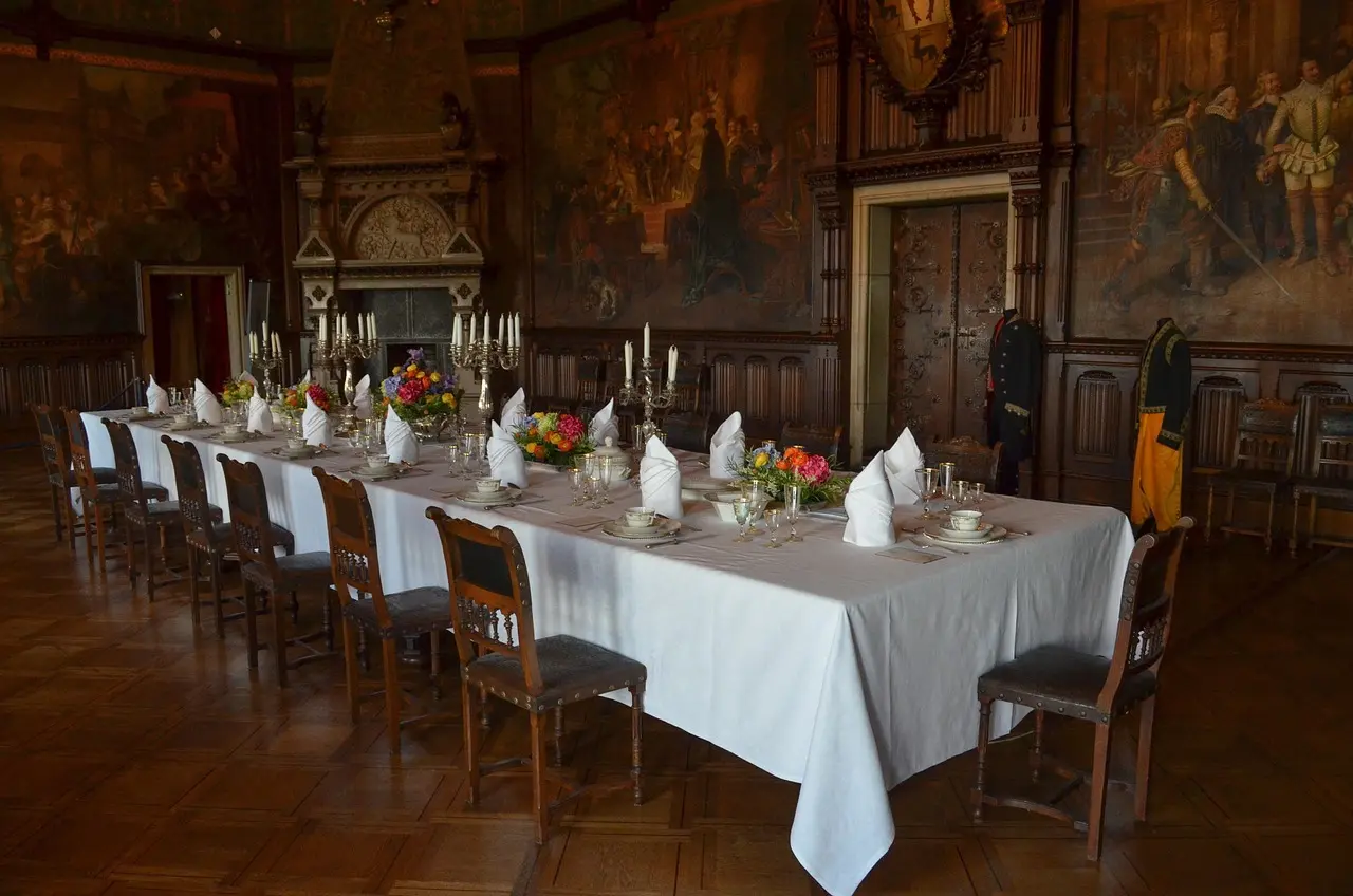 Valg af hynder til spisebordsstole: komfort og materialer